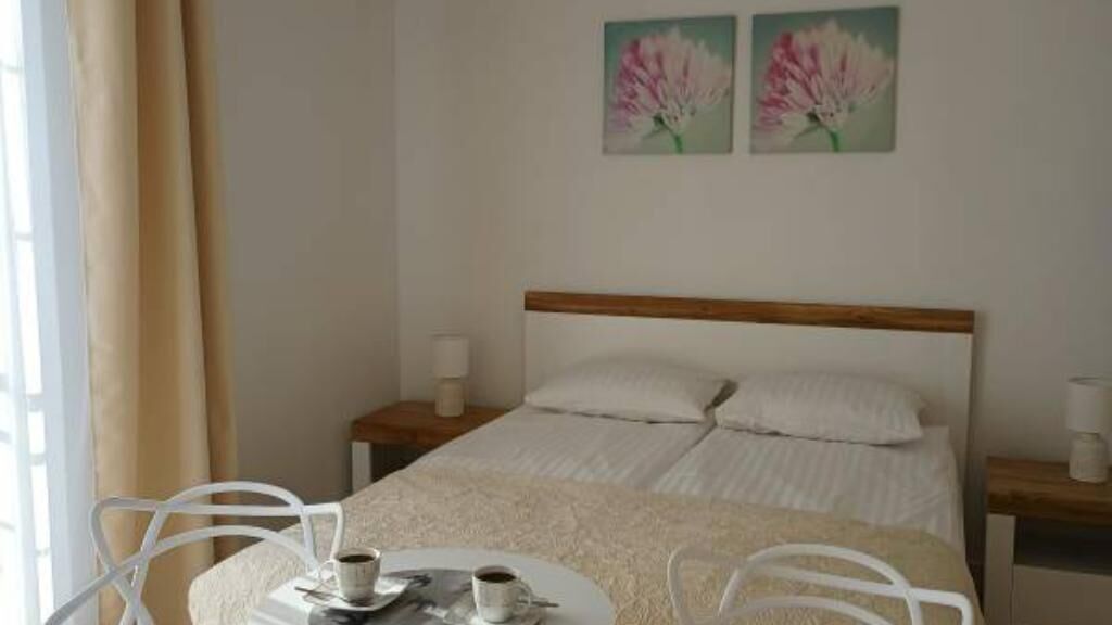 Wynajem pokoi gościnnych - Danuta Zapęcka (1)