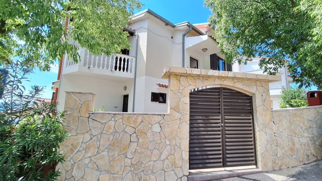 Apartments Preden Dramalj (1)