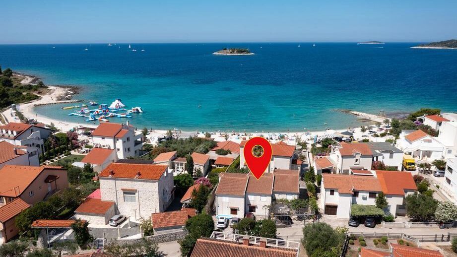 Apartments Helen Rogoznica (1)