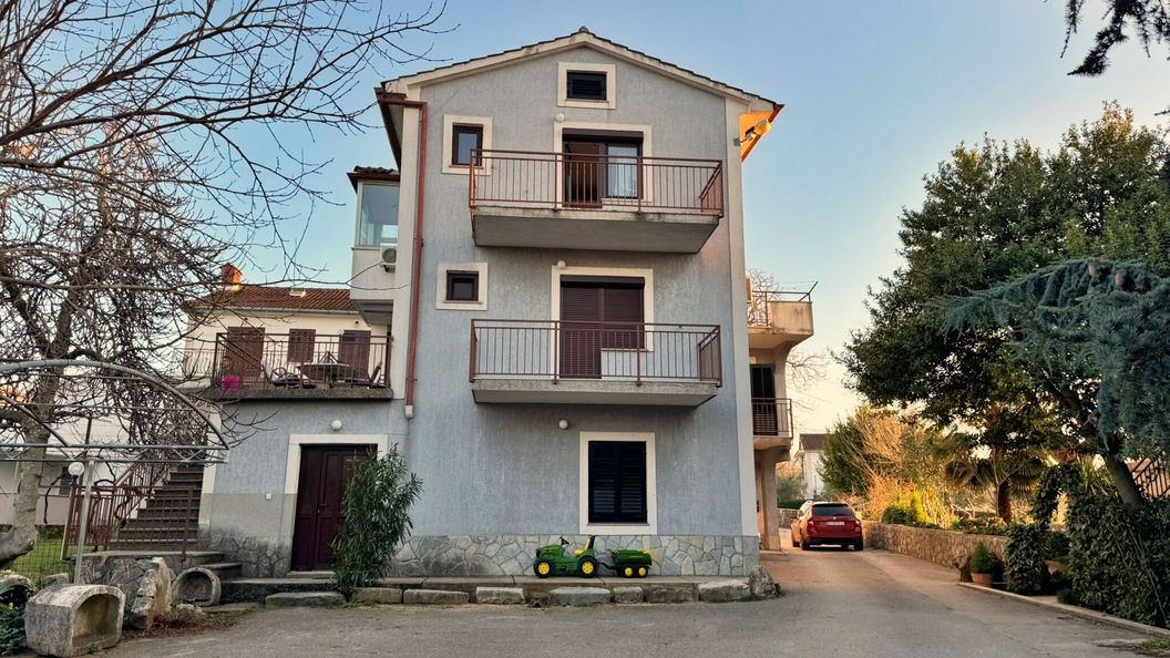 Apartments Kate in Malinska (1)