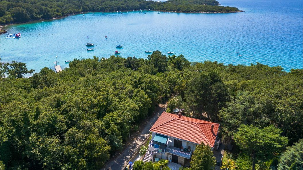 Apartments Inka Njivice II (1)