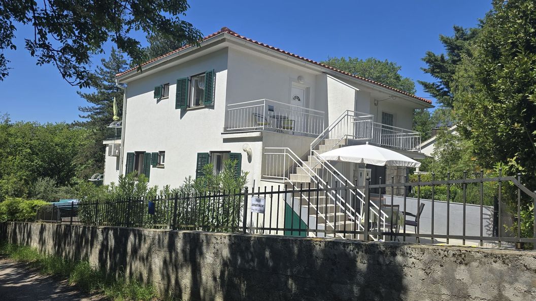 Apartments Inka Njivice II (1)