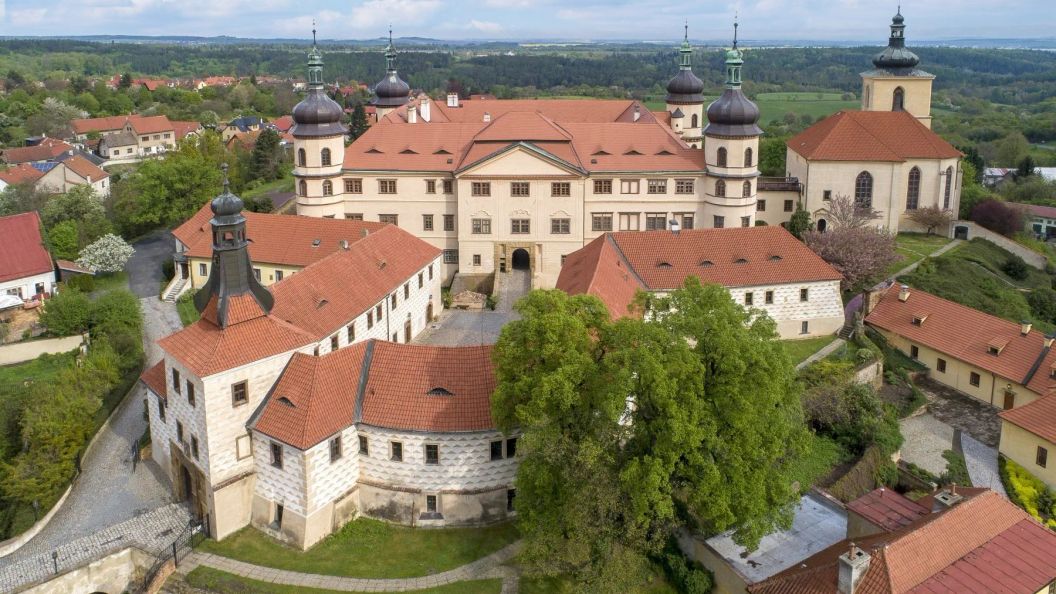 Zámek v Kostelci nad Černými lesy (1)