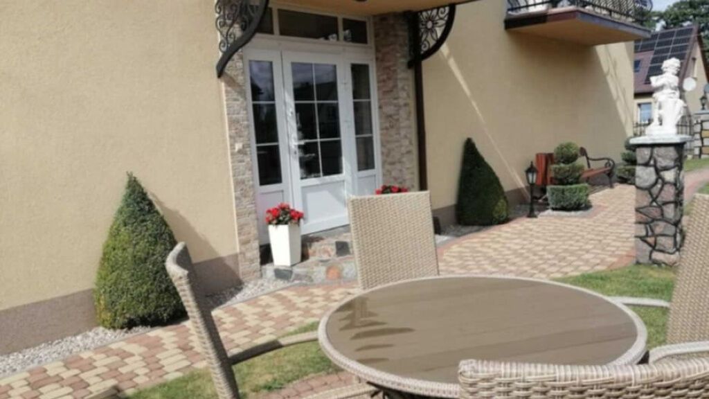 Pod Lwem Pokoje Gościnne i Domki Letniskowe Łeba (1)