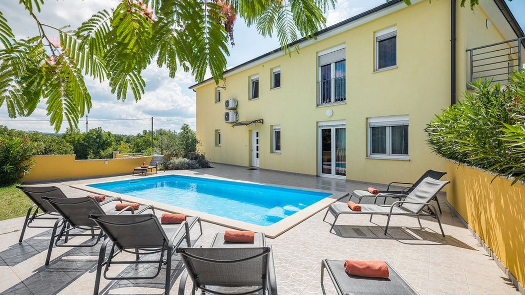 House Perci 2 Tar (1)