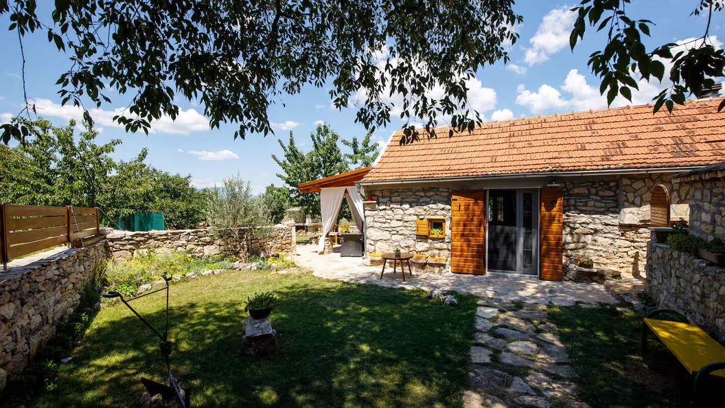 House Mala kuća Oklaj (1)