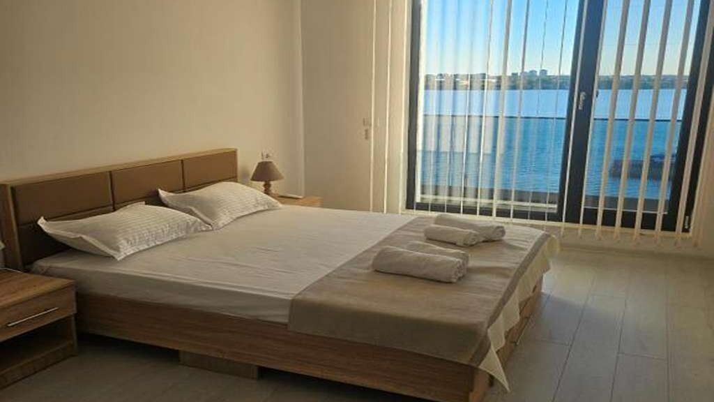 Studio Ella Cazino Mamaia (1)