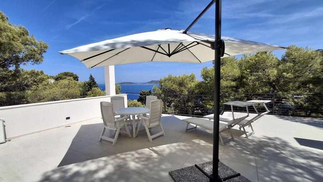 House Holiday Lodge Zirje (1)