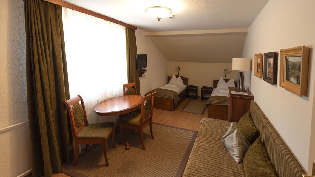 Csiszárhegyi Vadászház Karád (1)