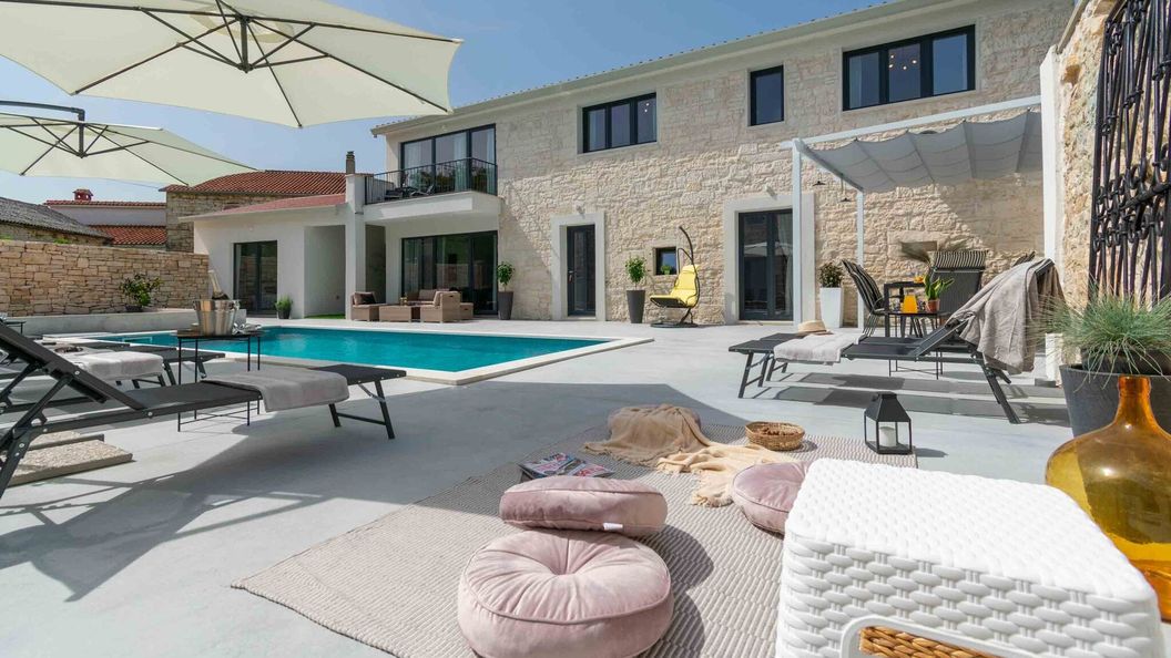 Designer Villa Simone Kringa Tinjan (1)