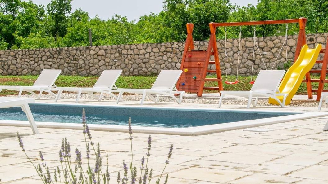 Ház Családok Részére Medencével Posedarje, Novigrad - 23578 Posedarje (1)