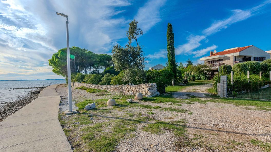 Családi Apartmanok A Tenger Mellett Privlaka, Zadar - 24008 Privlaka (1)