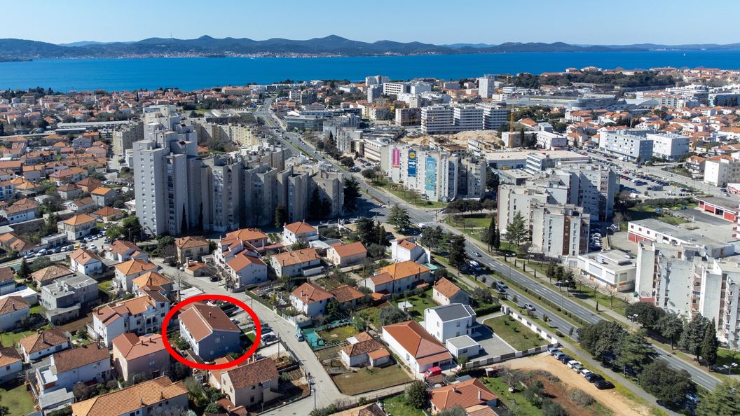 Apartmanok Parkolóhellyel Zadar - 24105 (1)