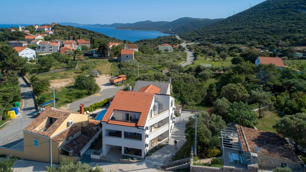 Apartmanok Parkolóhellyel Sveti Jakov, Losinj - 24153 Sveti Jakov (1)