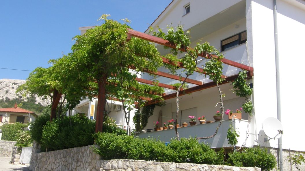 Apartmanok Parkolóhellyel Baska, Krk - 24201 Baška (1)