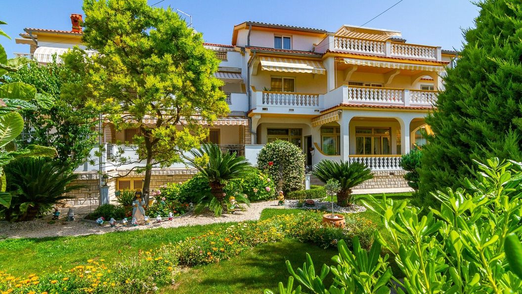 Apartmanok Parkolóhellyel Palit, Rab - 24376 Palit (1)