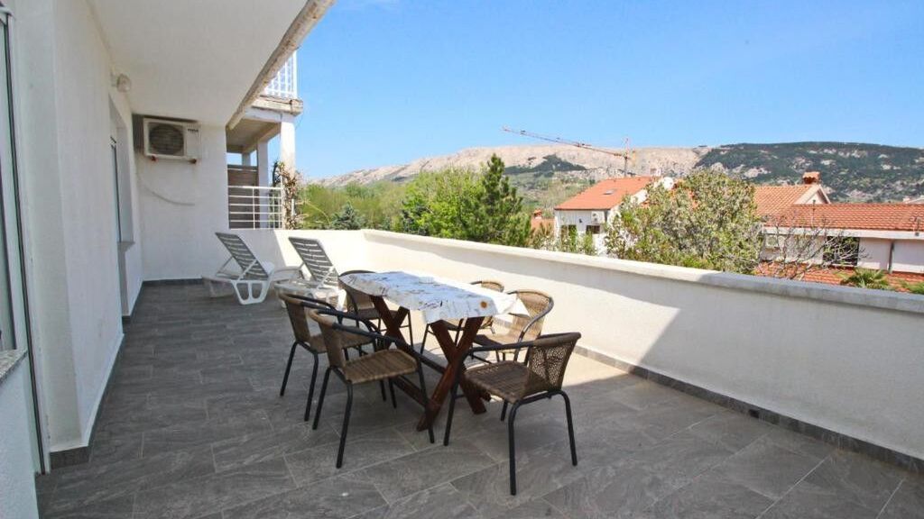 Apartmanok Parkolóhellyel Baska, Krk - 24409 Baška (1)