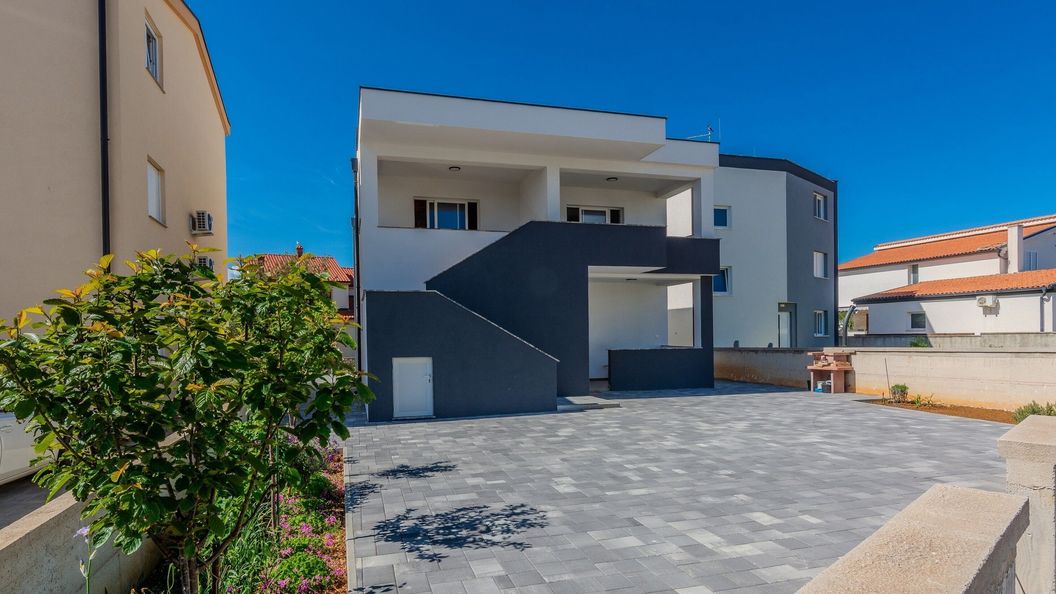 Apartmanok Parkolóhellyel Vir - 24432 (1)