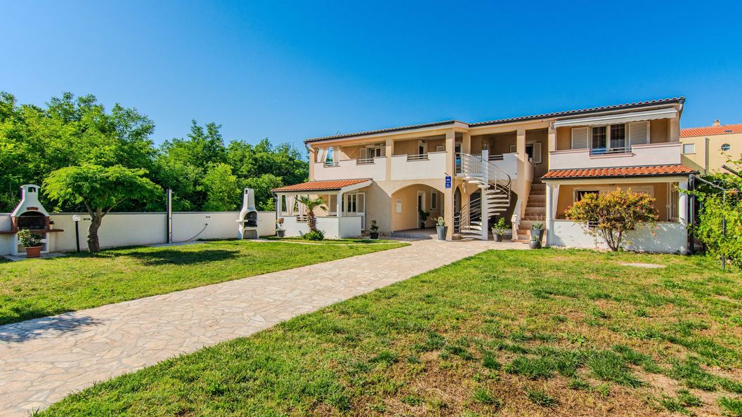 Apartmanok Parkolóhellyel Zukve, Zadar - 24559 Zukve (1)