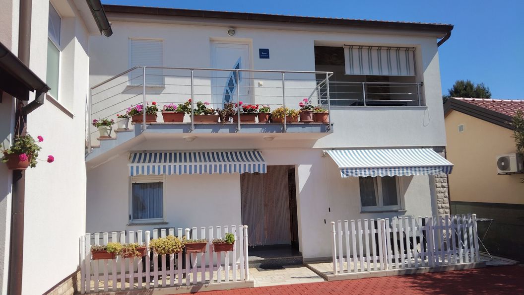 Apartmanok és Szobák Parkolóhellyel Medulin - 24576 (1)