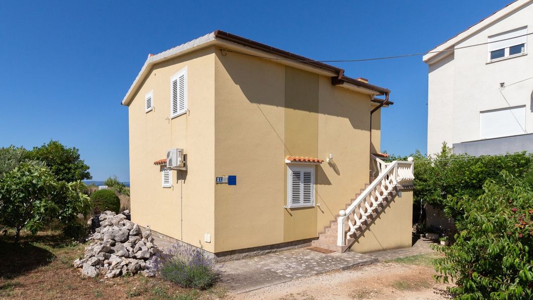 Apartmanok Parkolóhellyel Privlaka, Zadar - 24582 Privlaka (1)