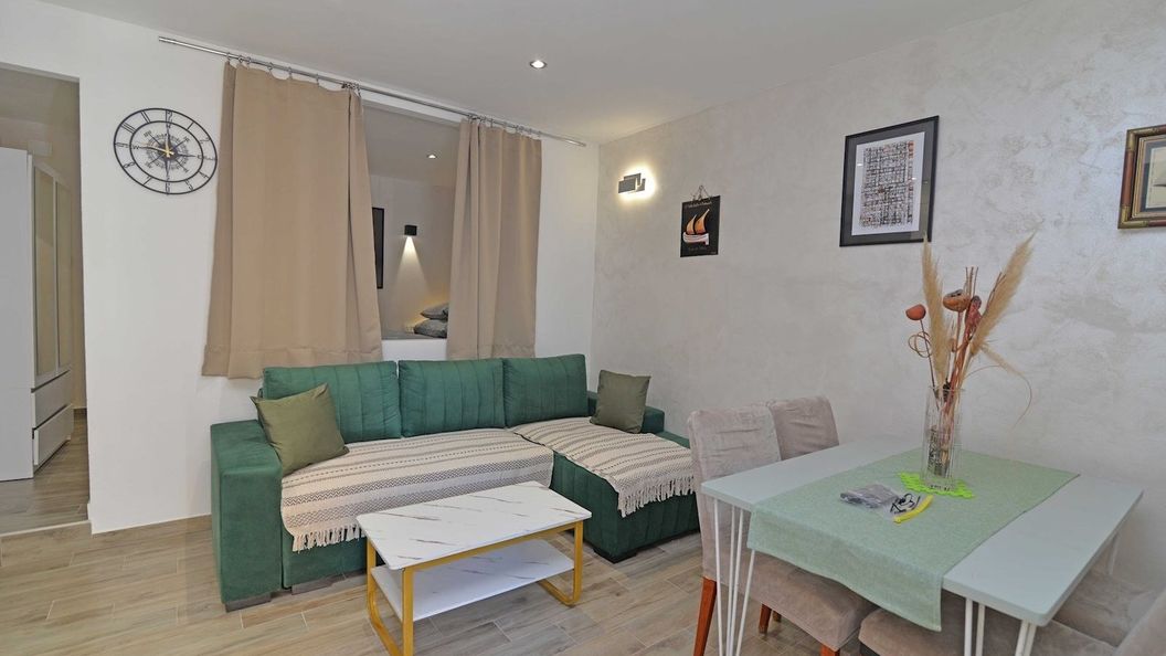Apartmanok A Tenger Mellett Veli Losinj, Losinj - 24590 Veli Lošinj (1)