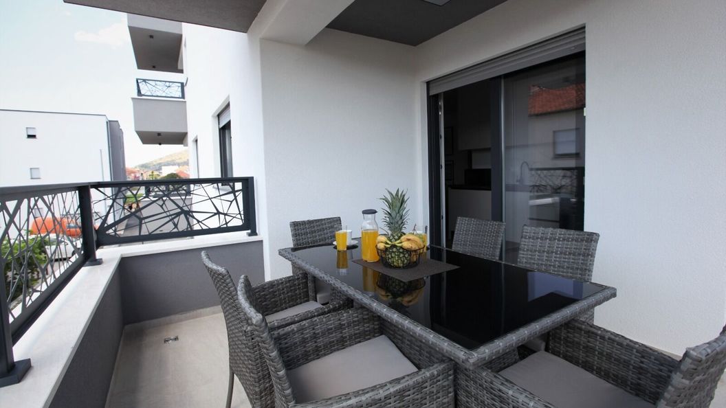 Apartmanok Parkolóhellyel Trogir - 24605 (1)