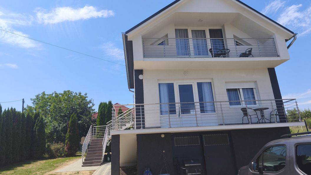 Gyöngyvirág Apartmanház Zalakaros (1)