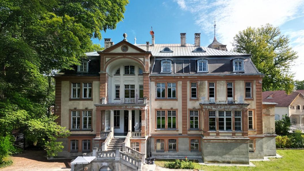 Pałac i Folwark Brzeźnica (1)