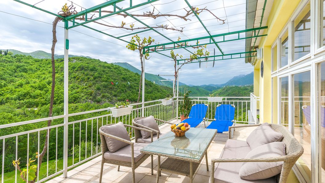 Apartment Green view Slime (1)