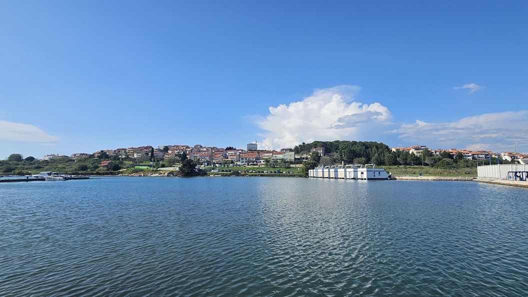 House HOUSEBOAT GECKO Banjole (1)