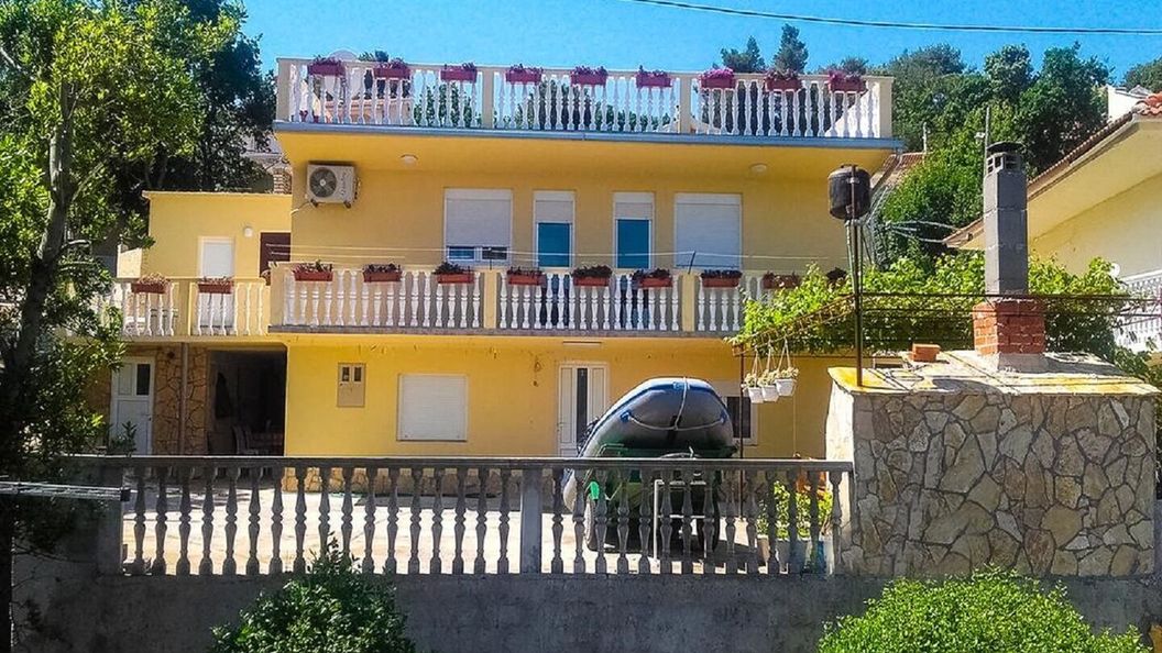 Apartments Niko Donji Karin (1)