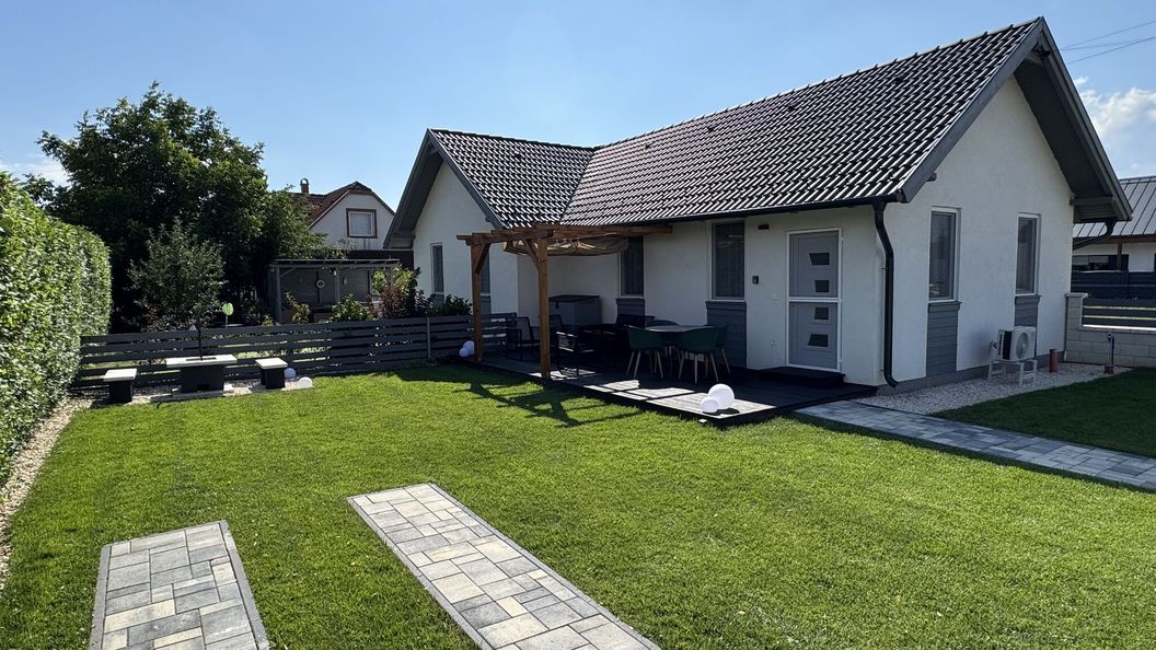 Napos Vendégház Berekfürdő (1)