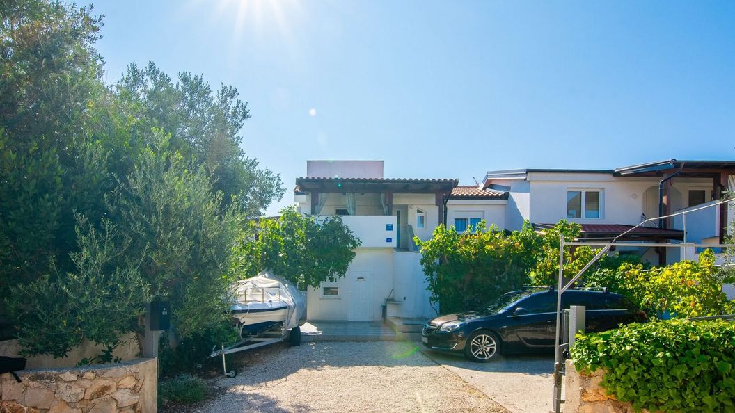 Apartment Milatovic Vir (1)