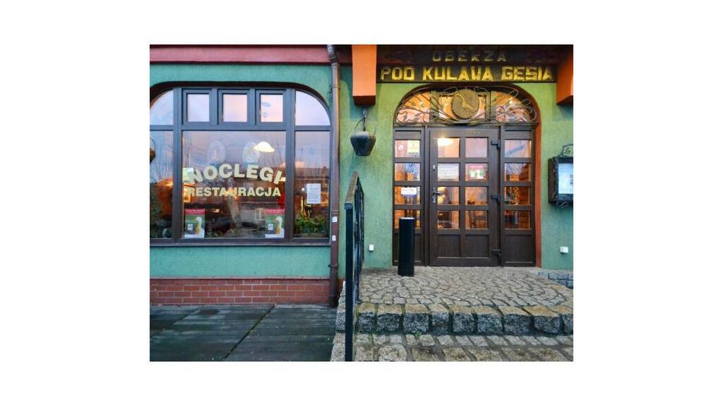 Pensjonat Oberża Pod Kulawą Gęsią Ślesin (1)