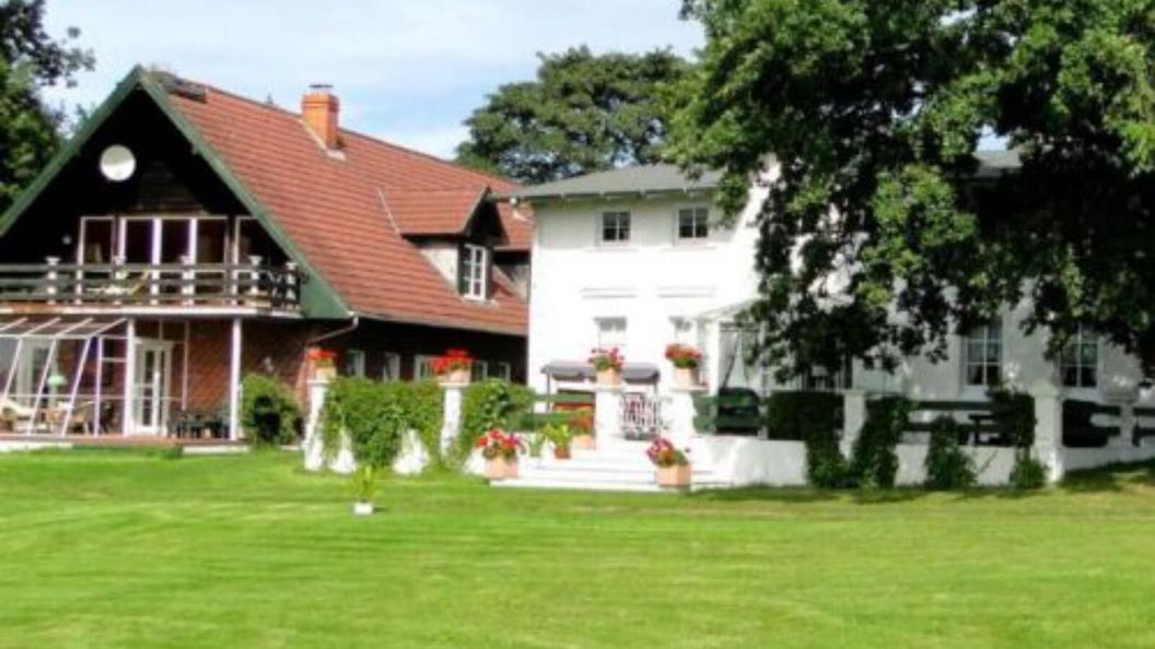 Domki nad stawami - Pommernhof Ustronie Morskie (1)