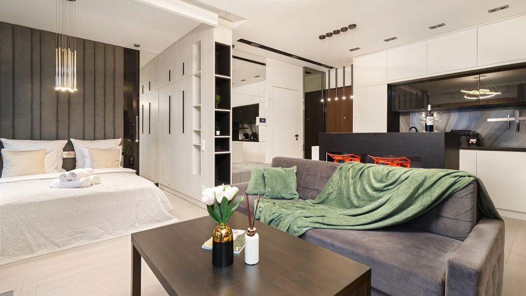 Golden Apartments Warsaw – Luxury 2-Bedroom, Mennica Residence 41 (1)