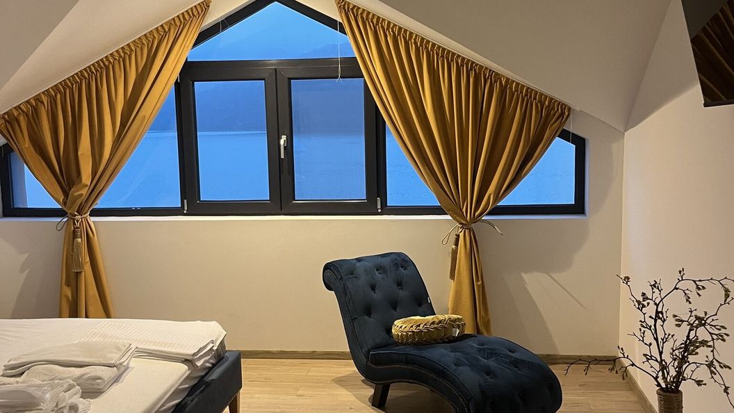 Casa Riviera 990 Ambasador Eşelniţa (1)