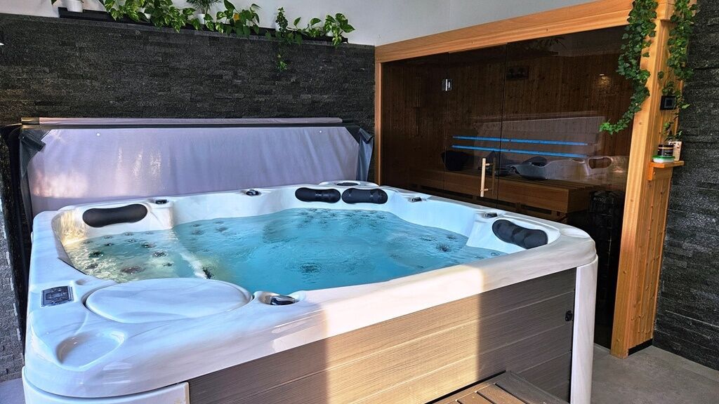 Domek z jacuzzi "Cztery Pory Roku" Czchów (1)