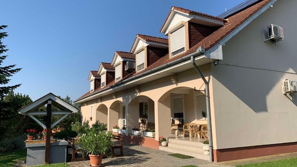 Péri Panzió Pér (1)