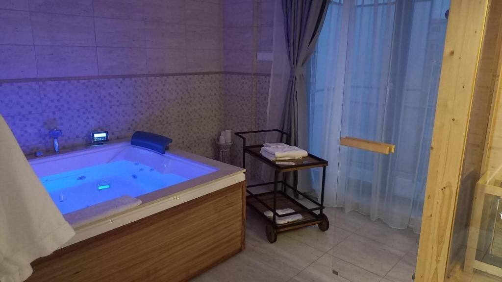 Cinque Stelle Apartment SPA Jacuzzi and Sauna Cluj-Napoca (1)