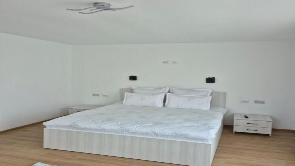 Casa la Mariana Comănești (1)