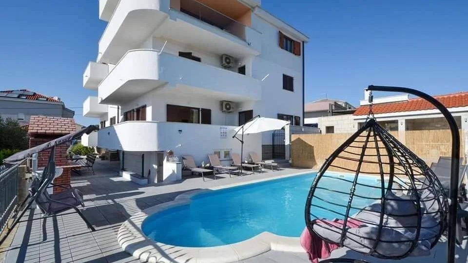 House DD with heated pool Okrug Gornji (1)