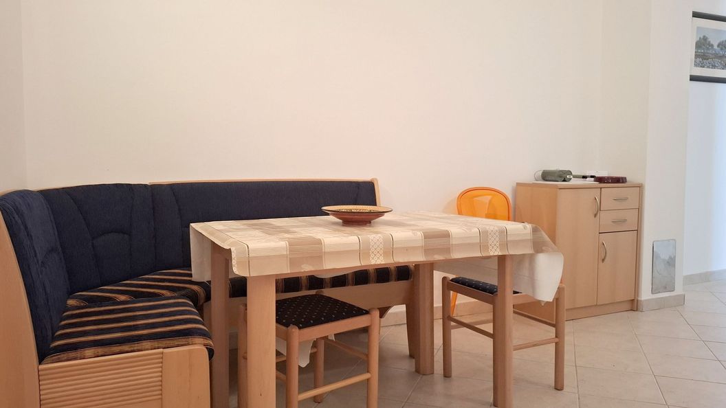 Apartments and Rooms Toni Malinska (1)