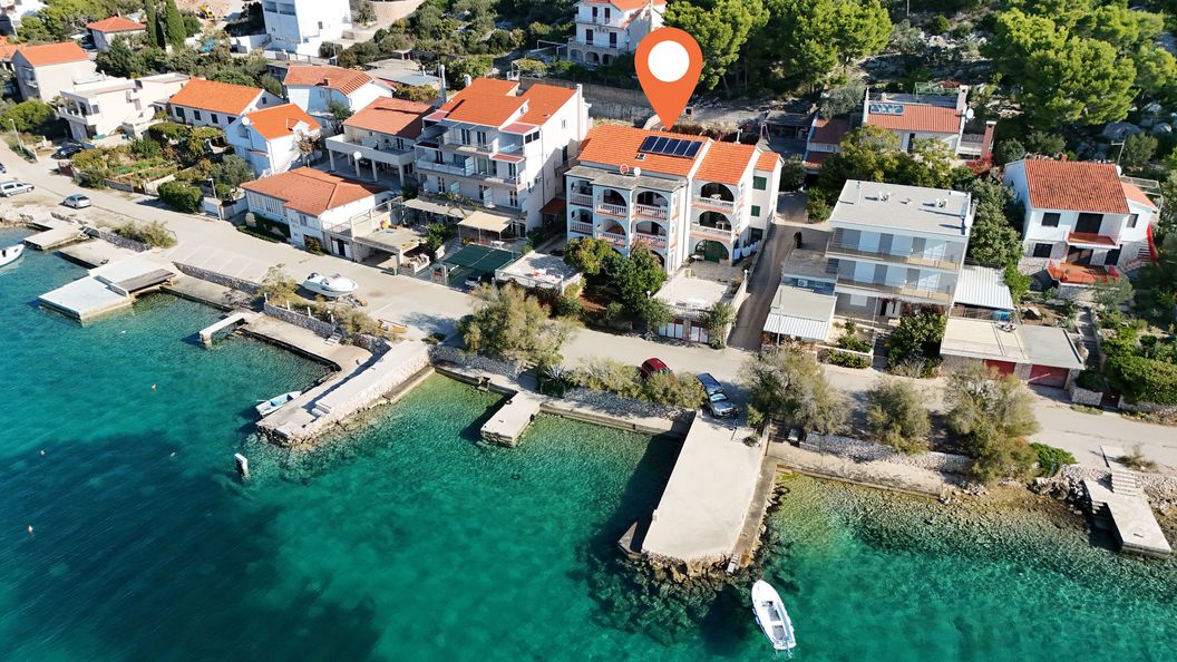 Apartment and Rooms Ive Tisno (1)