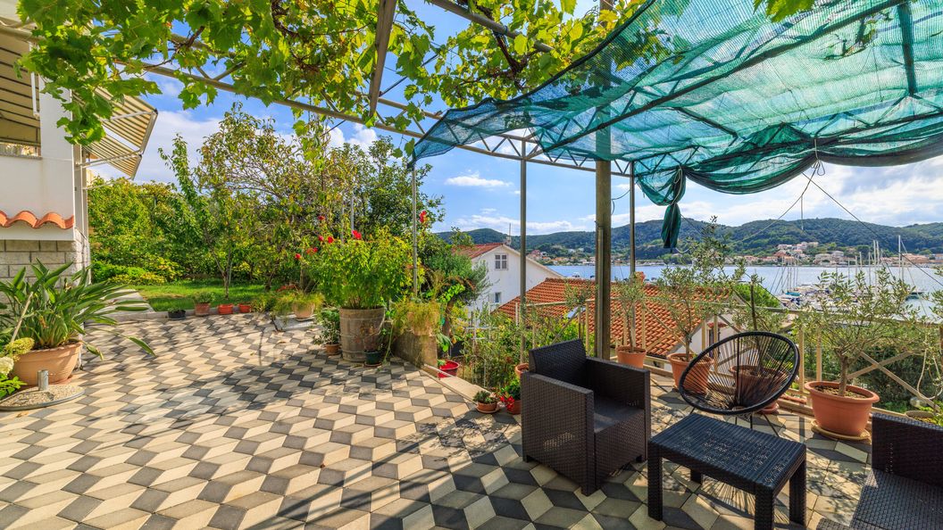 Apartments Sanja Supetarska Draga (1)