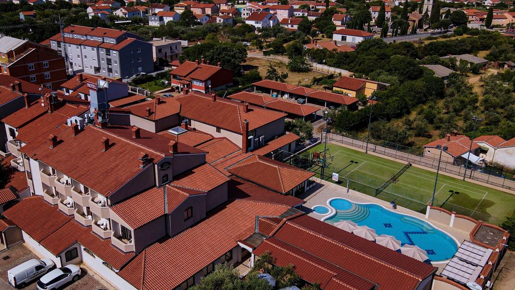 Szobák Medencével Peroj, Fazana - 24329 Peroj (1)