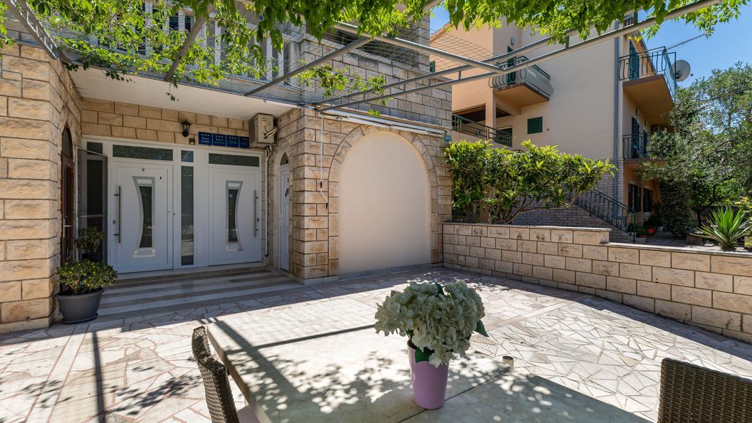 Apartmanok Parkolóhellyel Makarska - 24562 (1)