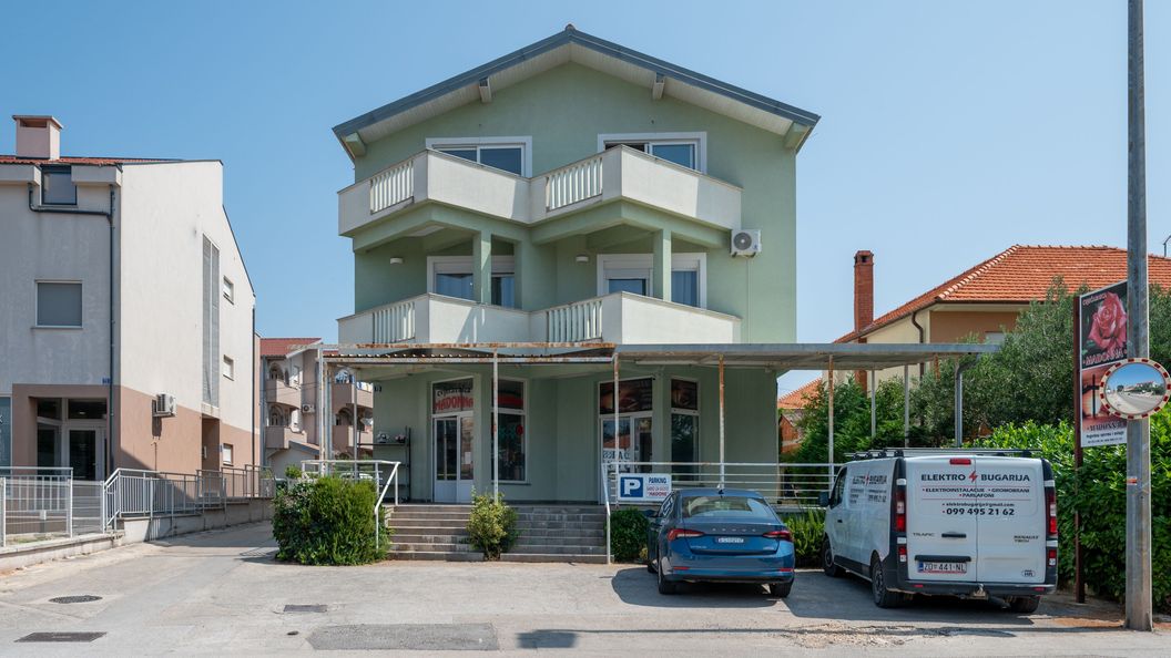 Apartmanok Parkolóhellyel Zadar - 24646 (1)