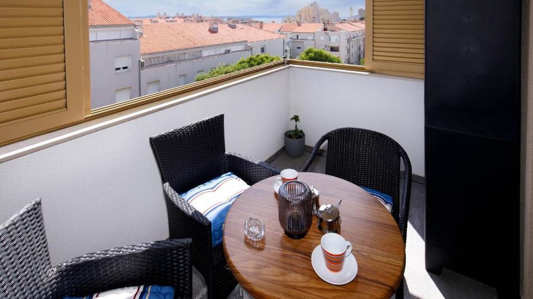 Apartmanok Parkolóhellyel Split - 24662 (1)